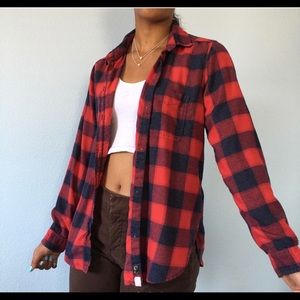 American Eagle Outfitters black/red flannel